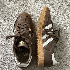 Adidas Sambas Sneakers women’s 8
